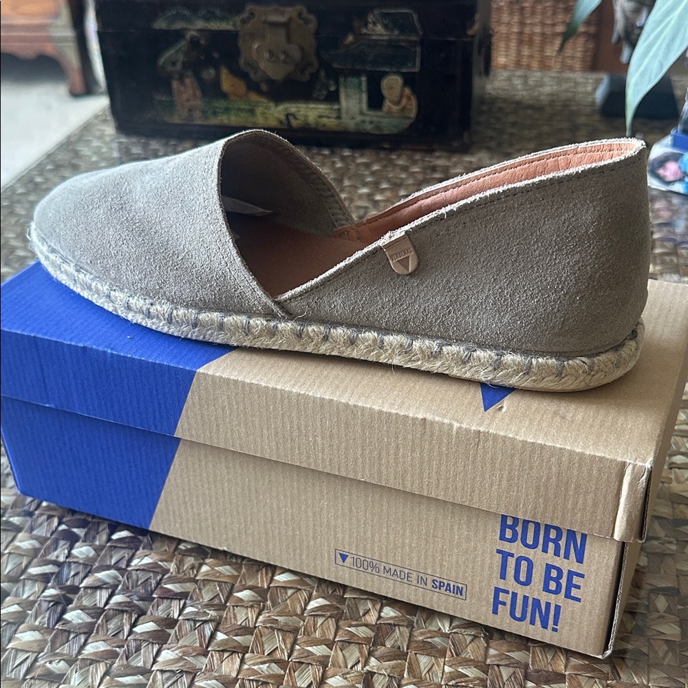 Verbenas Tan leather suede Espadrille Flats Retails $80